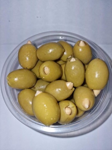 Zielone oliwki nadziewane migdałami w zalewie 250g.