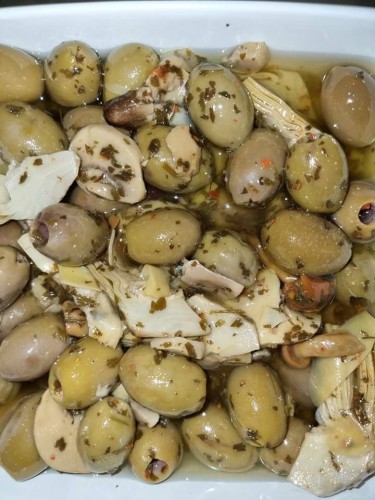 Drylowane zielone oliwki, karczochy, pieczarki w zalewie 250g