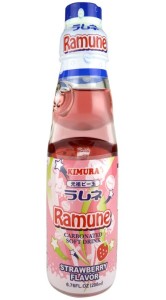 Napój Truskawkowy gazowany 200ml. Ramune